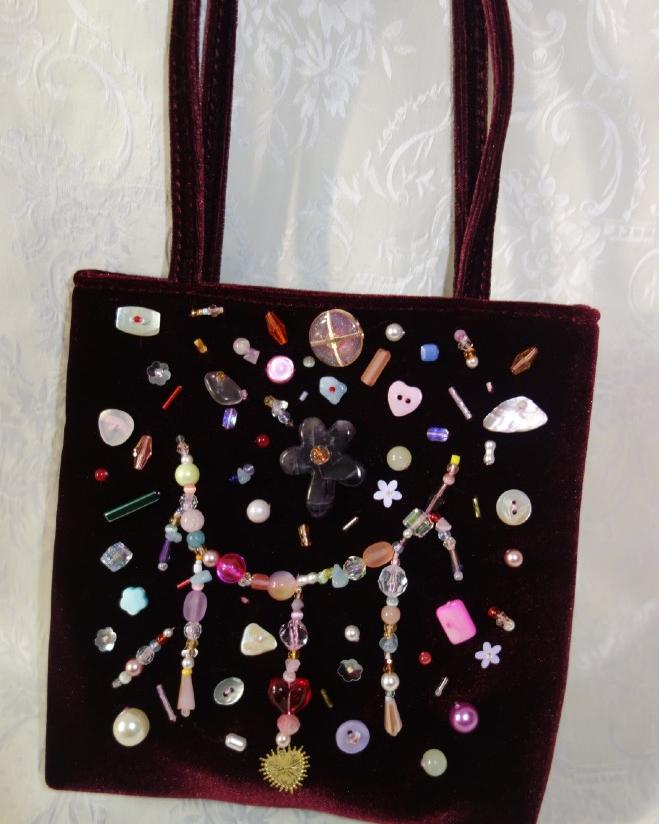 Hand-Beaded Underarm Square Bag (Velvet)